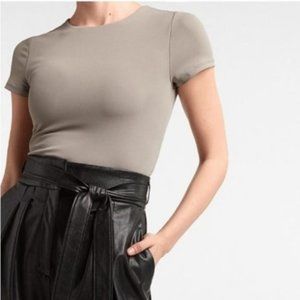 NWT Express Body Contour Crew Neck Tee | Concrete Moss | X-Large